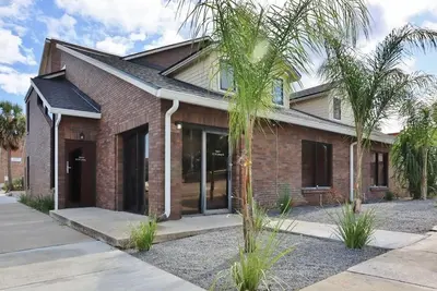 Image de Downtown Jax Retreat- Sleeps 25