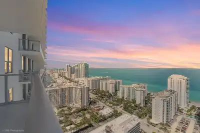 Image de 2 Bedroom Beach Retreat Sunrise Views