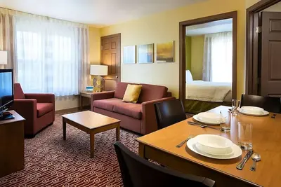 Image de Indulge in Home Like Comfort Full Kitchen, Outdoor Pool, Near OdySea Aquarium