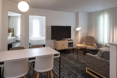 Image de Short Drive to Washington Monument! Two Relaxing 2br Suites, Pet-friendly!