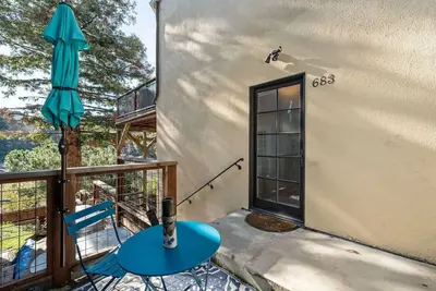 Image de Central Crocker Highlands Garden Oasis