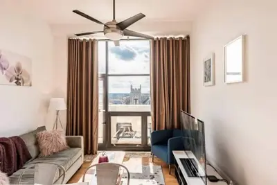 Image de Skyline Vista Penthouse in the Queen City