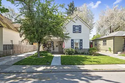 Image de 1890's renovated downtown Coeur d’Alene home