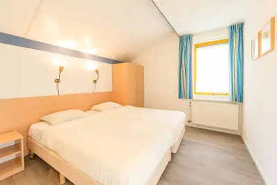 Image de Bungalow confortable à 1, 5 km de la plage