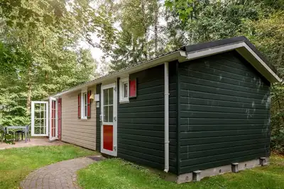 Image de Chalet cosy avec micro-ondes, à côté d'une réserve naturelle