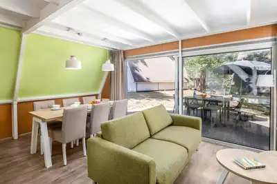 Image de Bungalow refait à neuf avec lave-vaisselle, en pleine nature