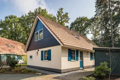 Image de Maison de vacances א Hooghalen avec bain moussant