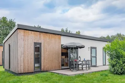 Image de Chalet moderne avec lave-vaisselle, près du Hunebedcentrum