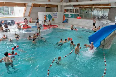 Image de Maison de vacances rénovée avec lave-vaisselle dans les bois