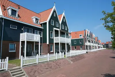 Image de Villa à Volendam près de Markermeer