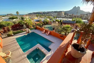 Image de Ocean view 4br villa with private pool, pickleball court, palapa-bar & firepit