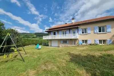 Image de Maison lumineuse avec jardin, garage, jeux extérieurs, animaux acceptés