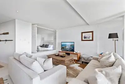 Image de Waves 11 is a stunning 3 bed 2 bath spacious apartment