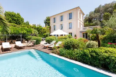 Stunning villa with private pool at walking distance from beach Juan les Pins