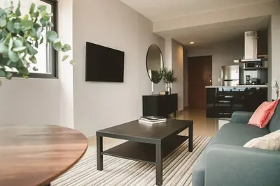 Image de Fully equipped kitchen, high speed internet, comfy king-size bed and a sofa bed.
