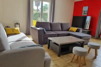 Image de Belle maison avec grand jardin proche centre