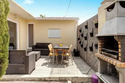Image de Maison de vacances 'Zen Village Azul' avec piscine partagée, Wi-Fi et climatisation