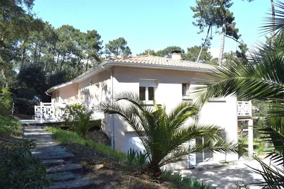 Image de Spacieuse villa familiale avec terrasses à 500m du Bassin