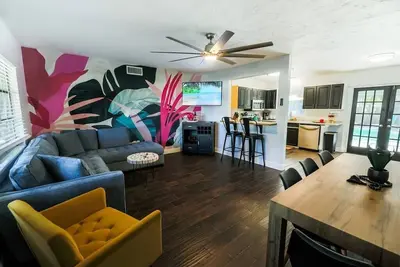 Image de 4 Bedrooms/Heated Pool/Outdoor Tv