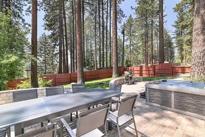 Image de Lk162. . . The Juniper Cabin: 3  Br, 2  Ba House in Stateline, Sleeps 8