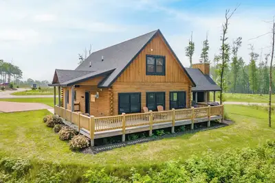 Image de New! Honey Pot: Dogs Welcome, Lake Area, Hot Tub, Wood & Gas Fireplaces!