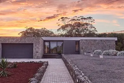 Image de Terceira Casa Azul- Ultra Modern Home with Pool in a Historic Floral Paradise