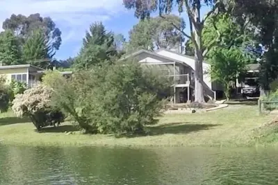 Image de Green Stones - Amazing Waterfront Location