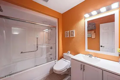 Image de 3 Bdrm Az house in Sun City with pool, yoga studio, gym and gaming patio.