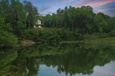 Image de Cozy cabin retreat  with private lake