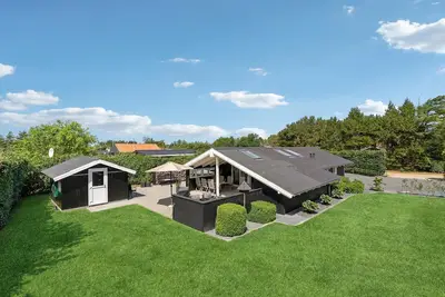 Image de Belle maison Ă Tarm avec WiFi