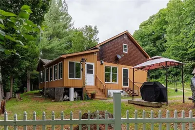 Image de Secluded Waterfront Cabin - Standing Stone Camp