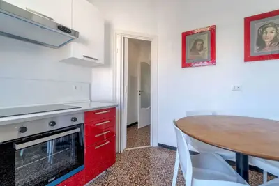 Elegant and bright apartment steps from Boccadasse on the sea in Genova.