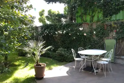 Image de Studio tout équipé avec jardin, 2mn métro \"Mairie d'Aubervilliers\"