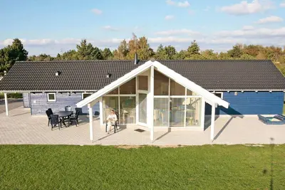 Image de Maison de vacances pour 10 a Rødby-By Traum