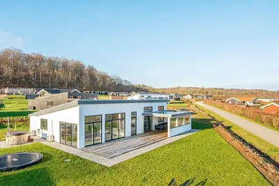 Image de Maison de vacances pour 10 a Sjølund-By Traum