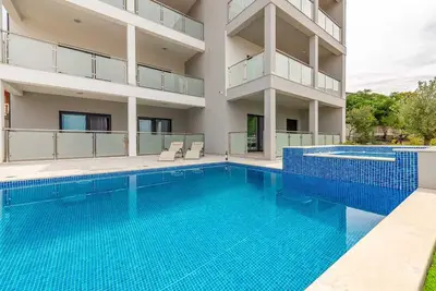 Image de Villa 80m from the beach with the big pool in garden