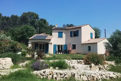 Image de Maison Individuelle Avec Piscine