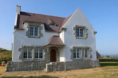 Image de Bretagne - Maison entre terre et mer, rénovée avec goût, spacieuse, vue sur mer