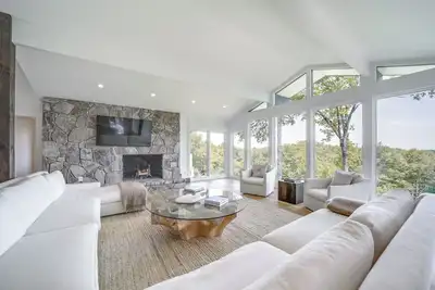 Image de Luxurious Mountain Retreat w/ Long Range Views!