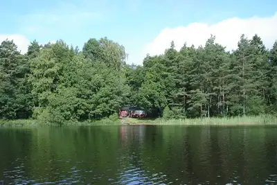 Image de Cottage right on the Loka Lake with its own boat