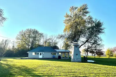Image de Entire house cottage with view of the Niagara River.