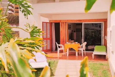 Image de Aida 111 Beach front garden view apartment