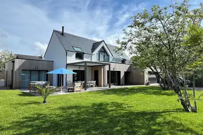 Image de Villa sur la Riviera Bretonne, à 700 mètres de la plage de Kerveltrec