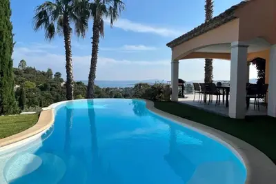 Image de Villa Golfe St vue mer piscine