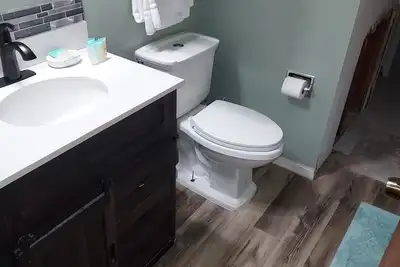 Image de Natural Mystic Home One Mile From Fort Sill Base.