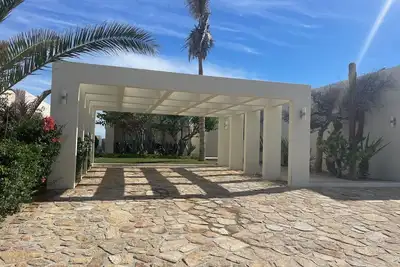 Image de Beautiful Beach front Villa