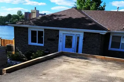 Image de Amazing 3 bedroom waterfront  cottage!