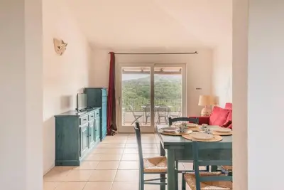 Image de Elégante Résidence Ea Bianca 2 Chambres avec Vue sur la Mer - Lit supplémentaire