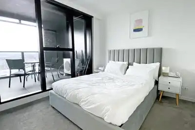 Image de Modern Stylish 2 Bed, 2 Bath Apartment With Free Parking in Central Location