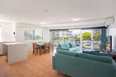 Image de 3 Bedroom Apartment Second Floor